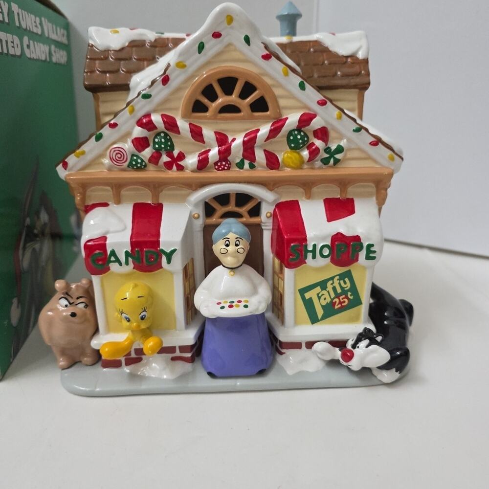Looney Toones Candy Shop Ceramic Light Up House - Warner Bros Studio Store 1998 - Picture 3 of 9